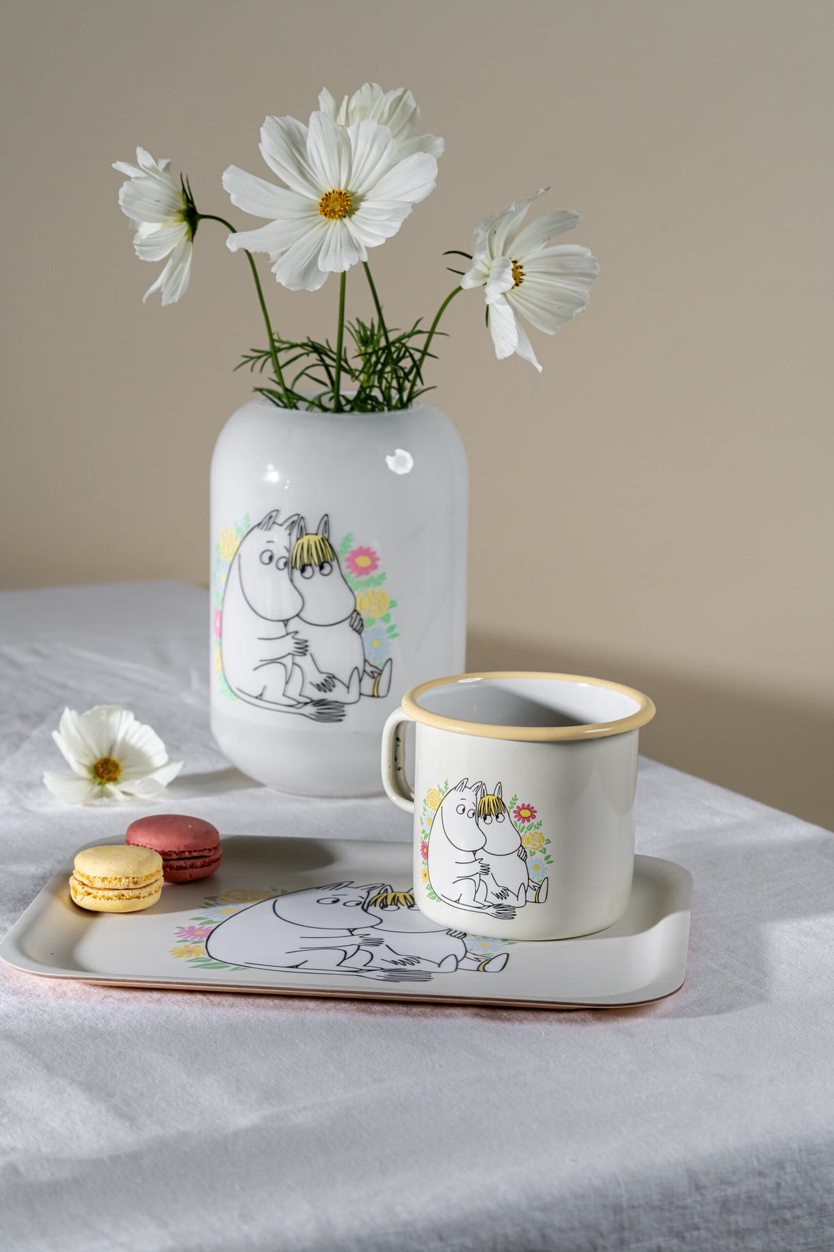 Moomin Flowers Opal Glass Vase 19cm - view 3