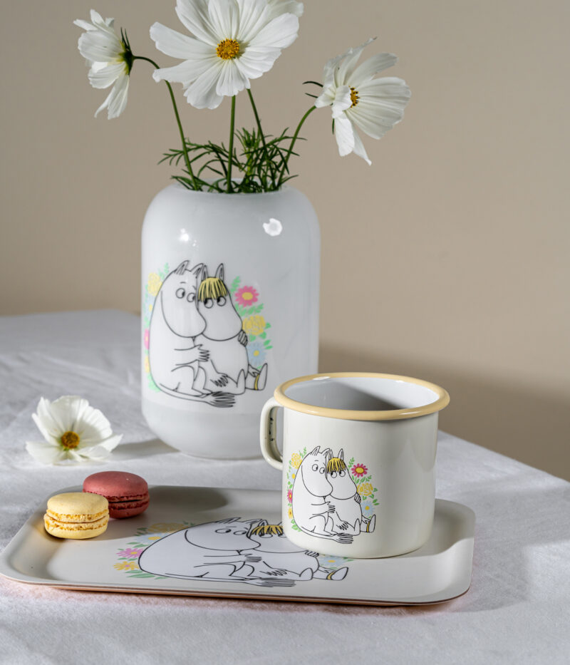 Moomin enamel mug Flowers 5,5dl
