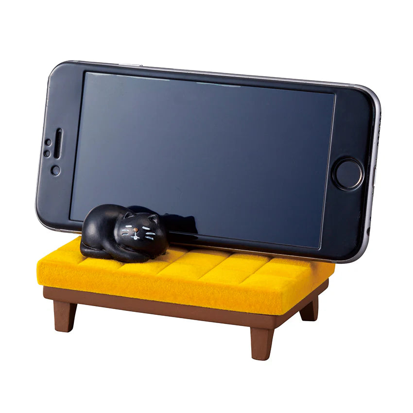 Decole Relaxed Cat Smartphone Stand - Yellow