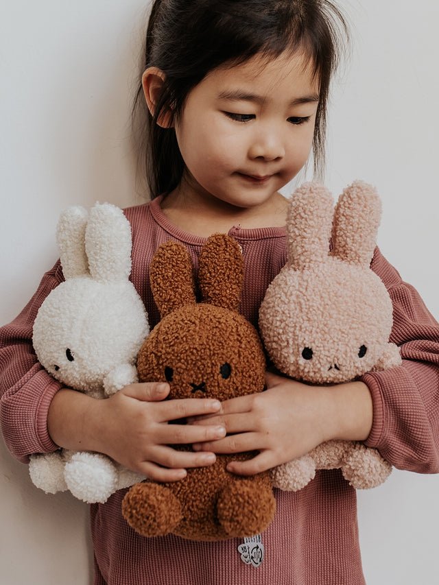 Miffy Sitting Tiny Teddy Cinnamon - Mu Shop