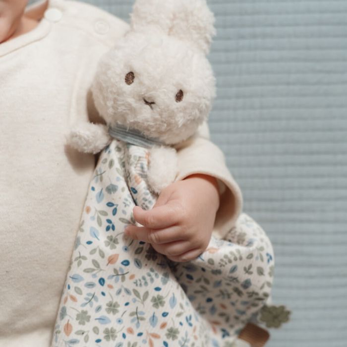 Cuddle Cloth: Miffy Lucky Leaves