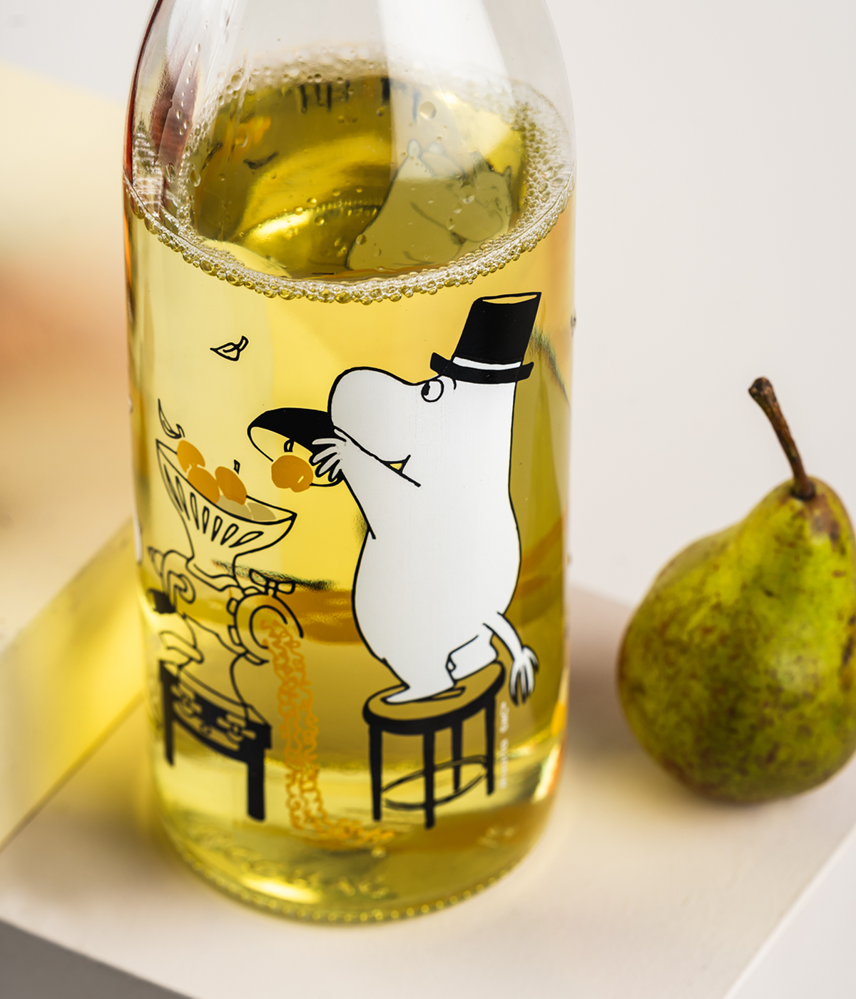 Moomin Fruits Glass Bottle 1L - view 4