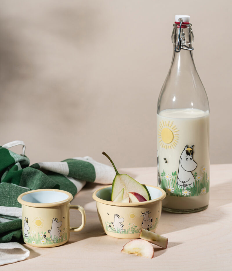 Moomin glass bottle Meadow 1L