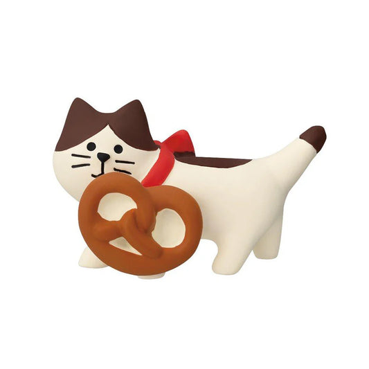 Yamaneko Bakery – Cat With Pretzel Concombre Figurine