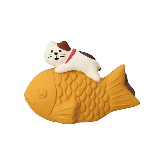 Sakura Viewing Party - Taiyaki Cat Concombre Figurine