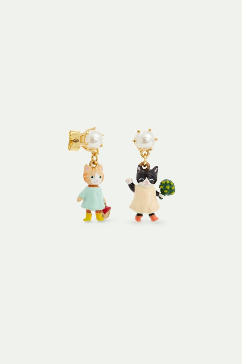 Asymmetrical Ginger And Black Kitten Dangle Earrings | AVHP1051 (Clip - on) - Mu Shop