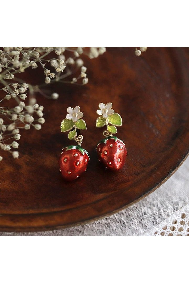 Ayatorie Strawberry Earrings - Mu Shop