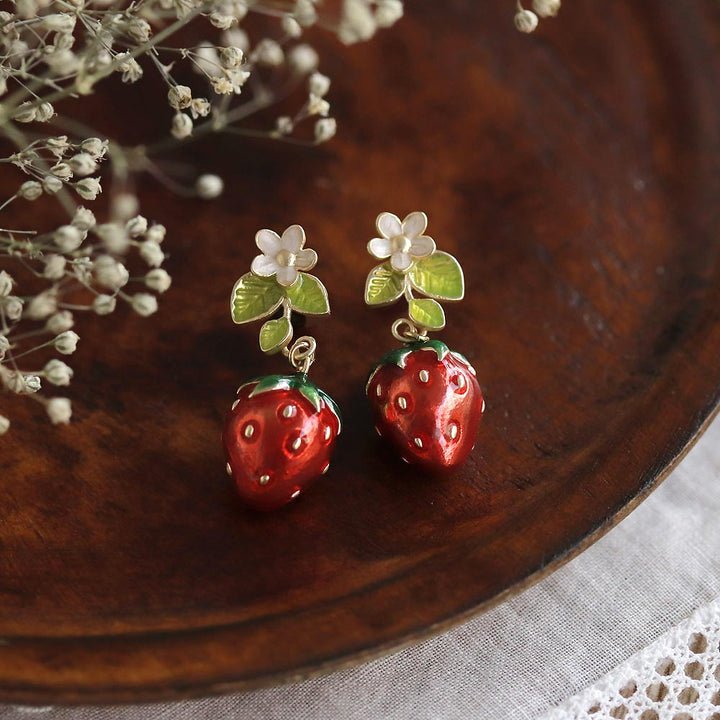 Ayatorie Strawberry Earrings - Mu Shop