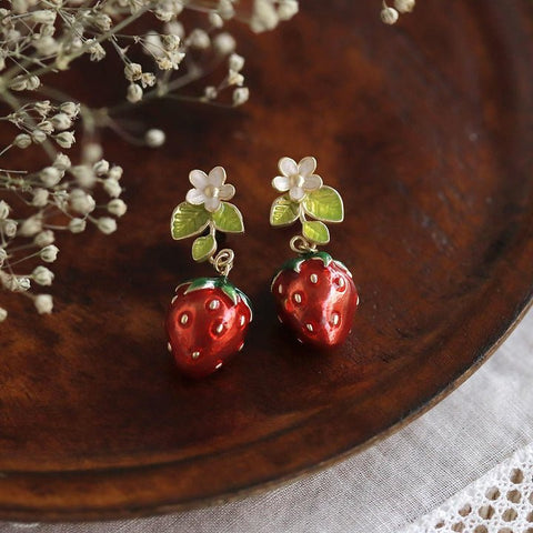 Ayatorie Strawberry Earrings - Mu Shop