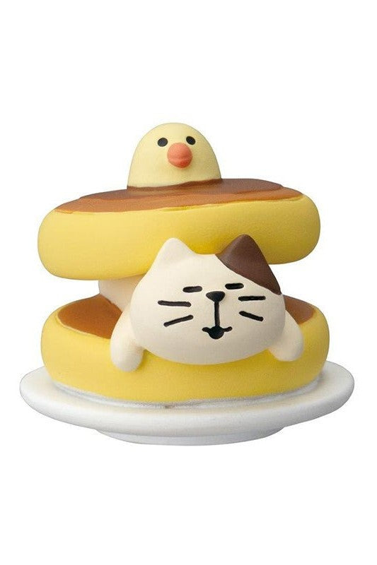 Decole Concombre Figurine - Backyard Garden Cafe - Pancake Cat - Mu Shop