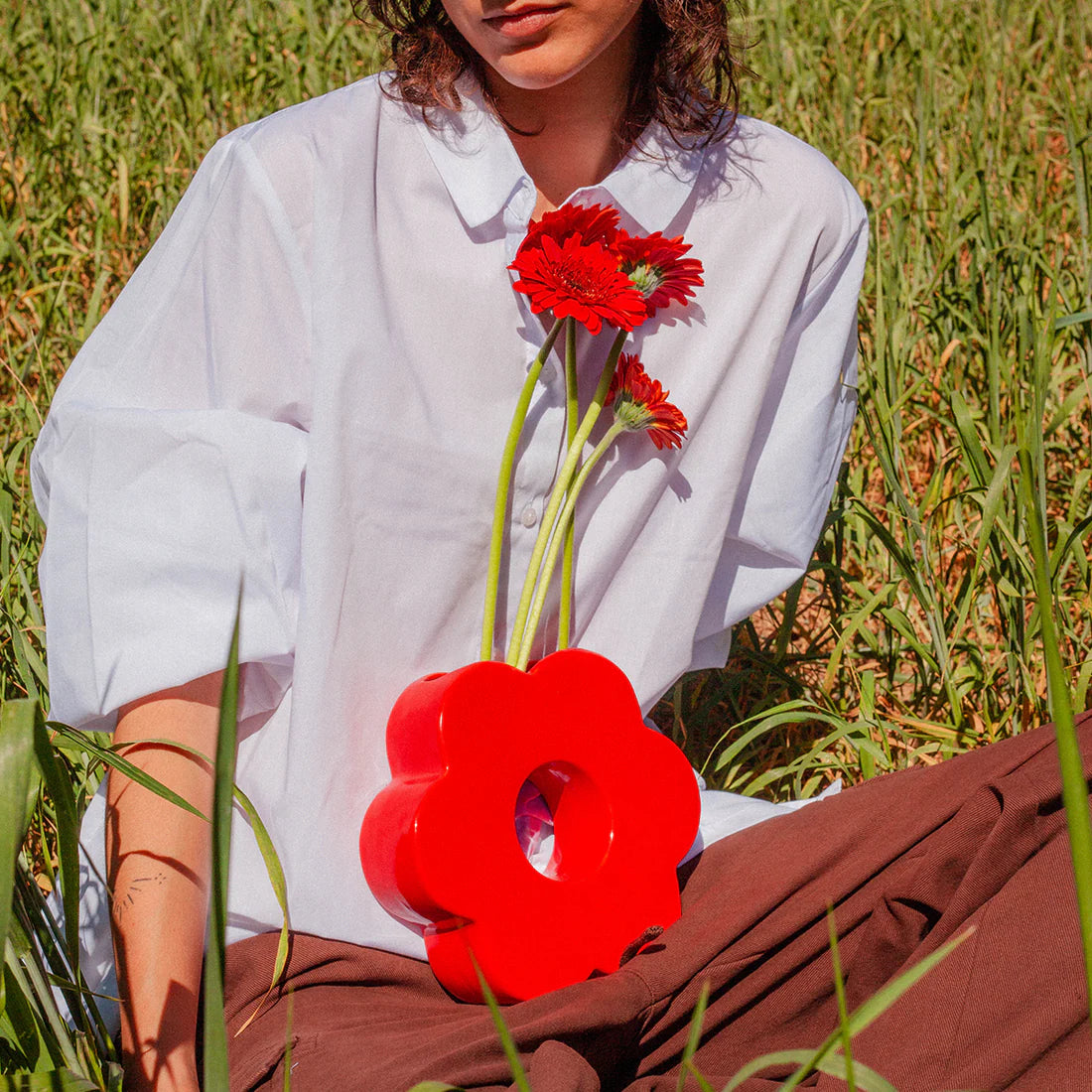 Daisy Vase Red