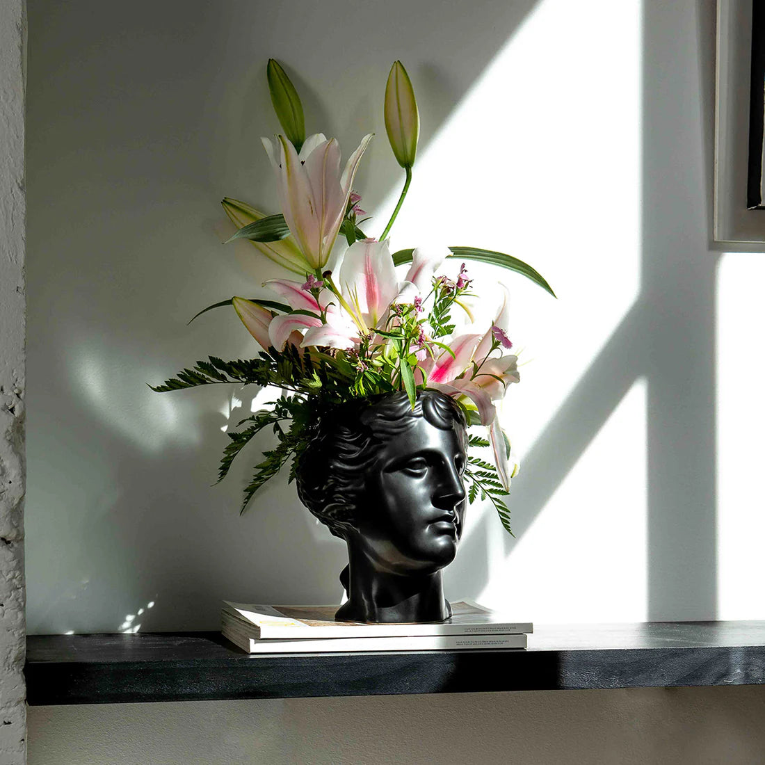 Selene Vase Black