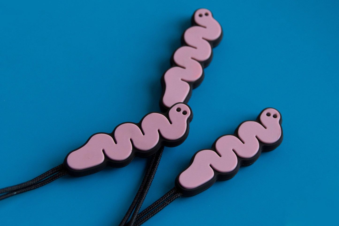 Worm Zipper Pull
