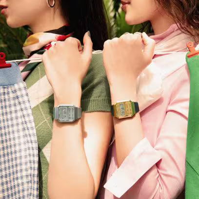 G SHOCK DIG CLASSIC SQUARE, GOLD FACE, BLACK RESIN