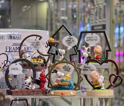 Snoopy Frame Art Display Mini Figure Blind Box