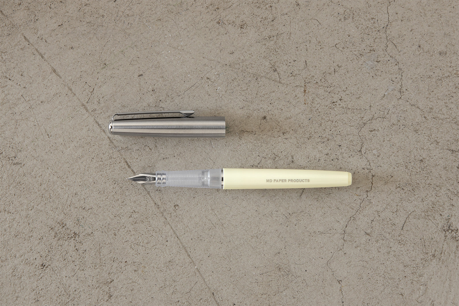 MD Fountain Pen with stainless steel cap removed