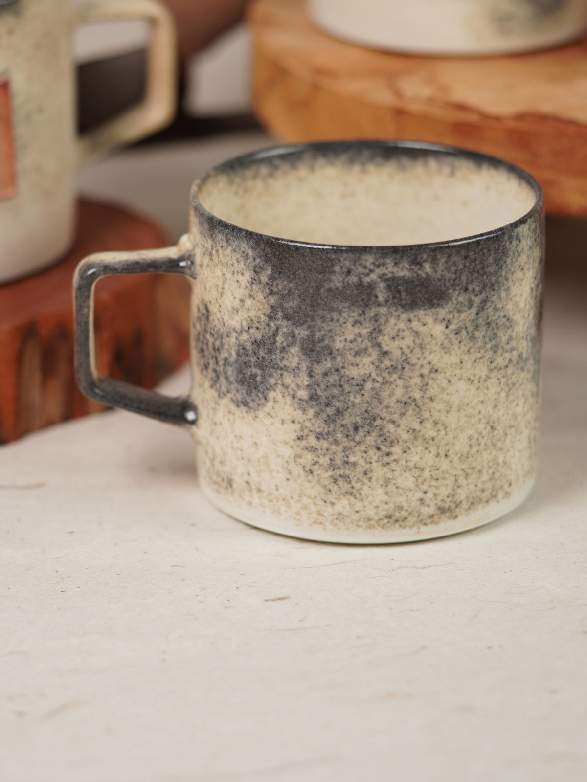 Elegant Black Swan Mug 500ml