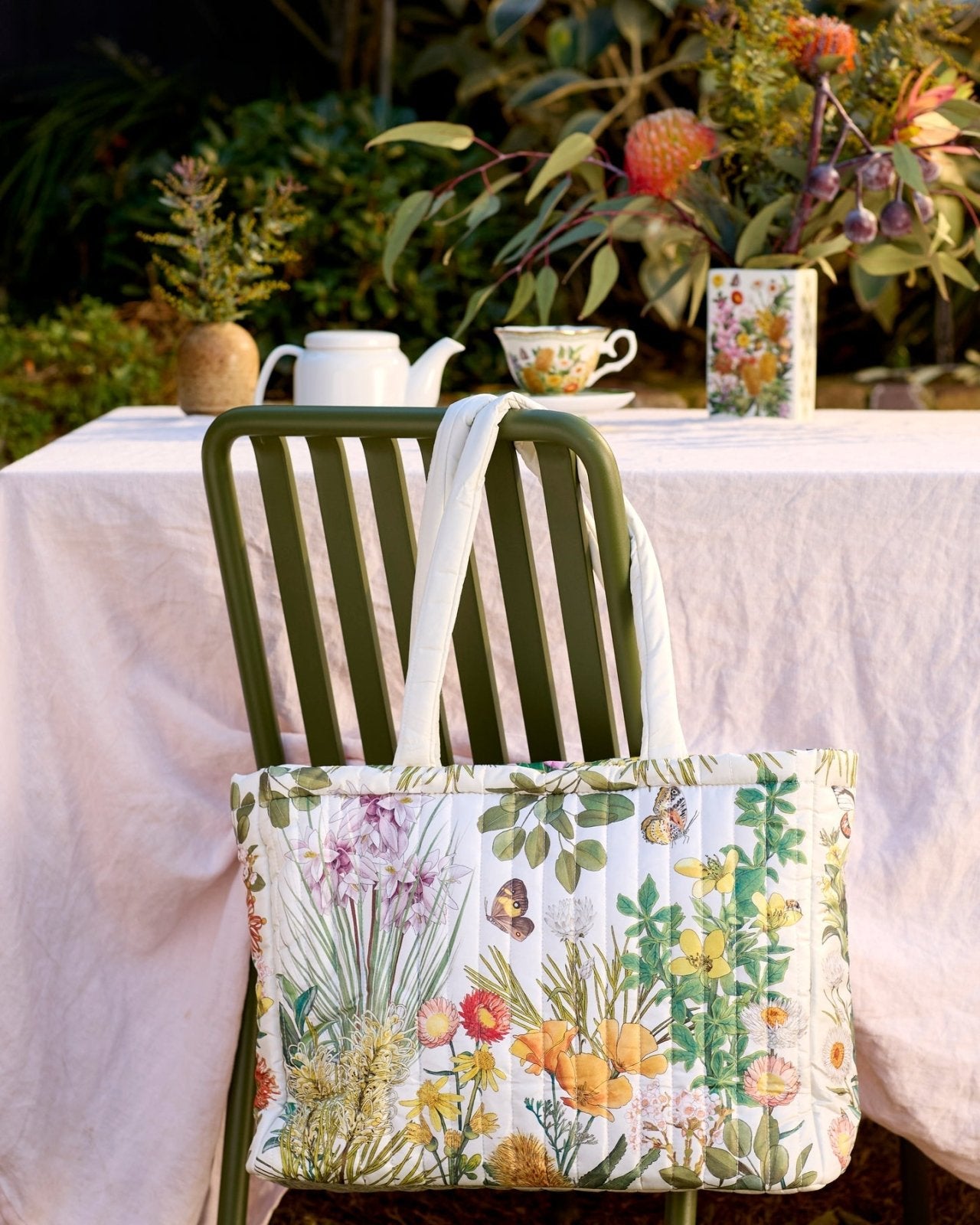 Quilted Comforter Bag Botanical Blooms - Mu Shop