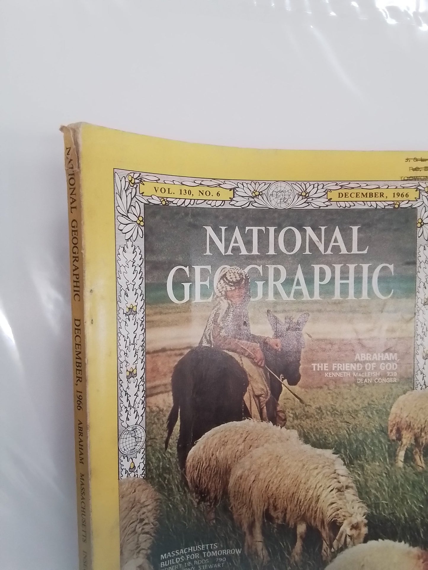 Vintage National Geographic December 1966 - Mu Shop