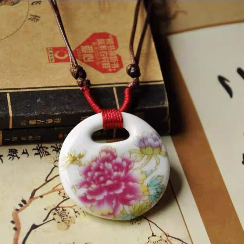 Ceramic necklace - flower - Mu Shop