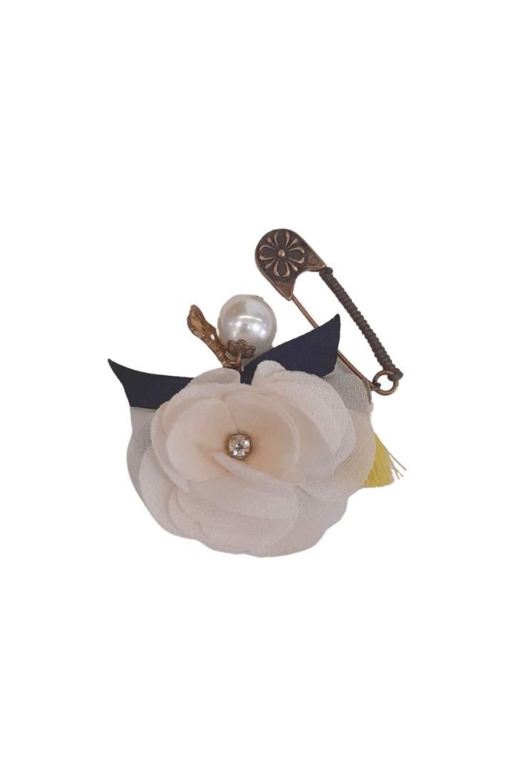 White Flower Brooch - Mu Shop